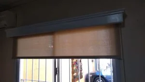 Cortinas roller en Zona Sur, Lanús. Tela traslucida Beige.