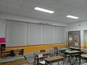 Cortinas Roller en Avellaneda, Amba. Black Out blanco para salón de clases.