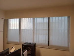 Cortinas roller en Once, Caba. Screen beige natural.