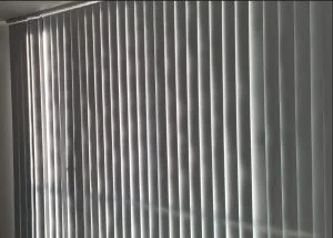 cortinas verticales Rosario Santa Fe black_out blanca